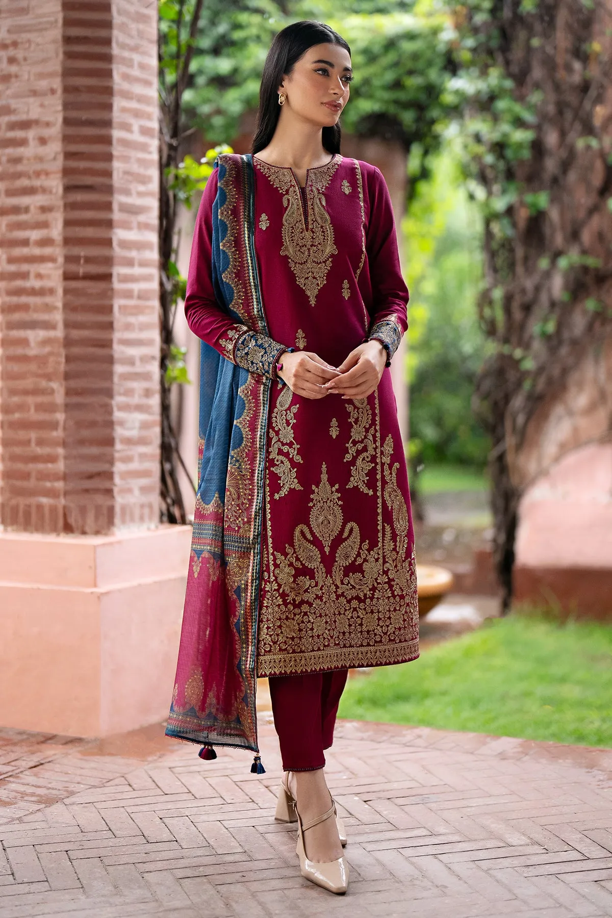 EMBROIDERED KHADDAR UW-0069